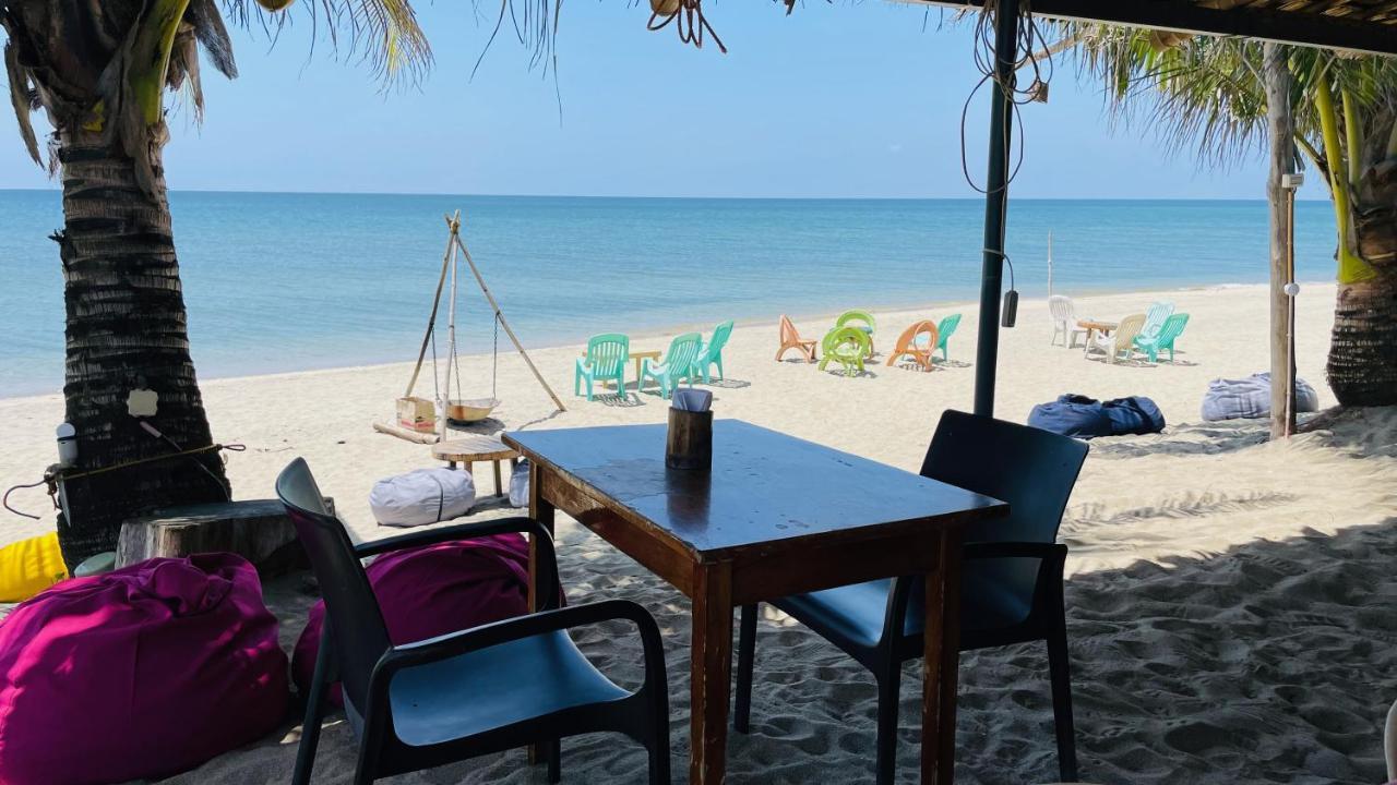 Footprints Beach Resort Agpudlos Exterior photo