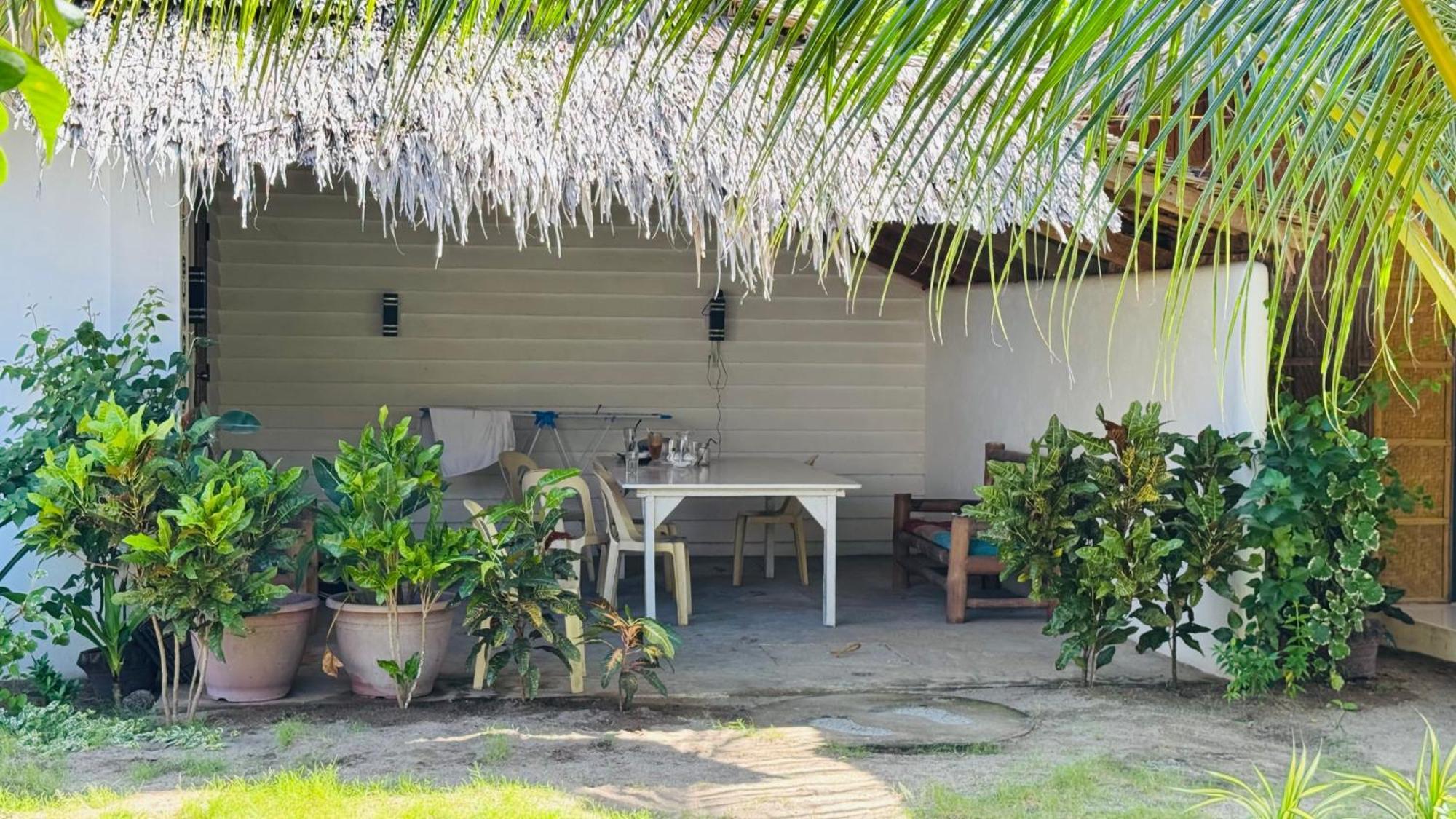 Footprints Beach Resort Agpudlos Exterior photo